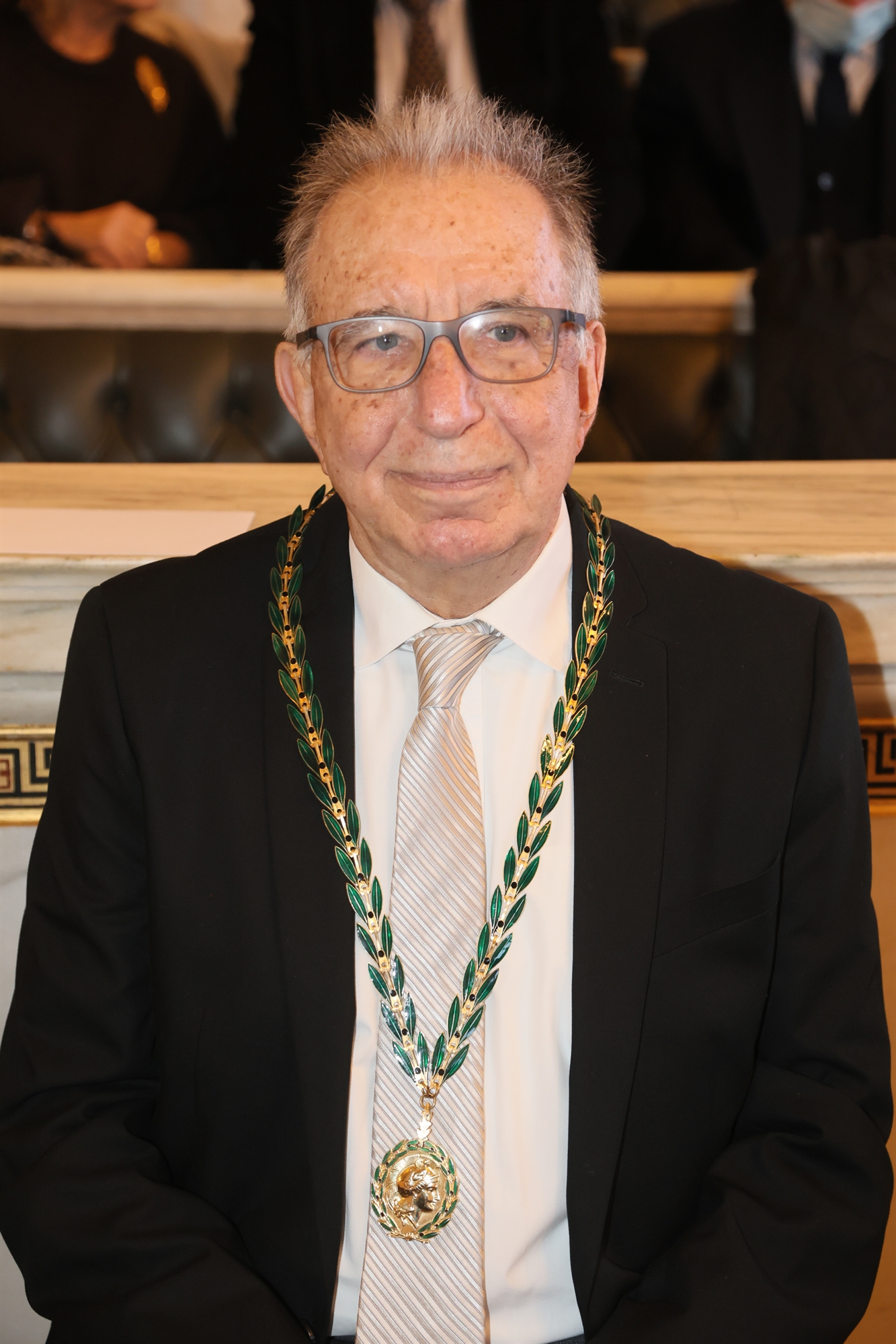 Αλλαγή σκυτάλης στην Ακαδημία Αθηνών, με τον Νικηφόρο Διαμαντούρο στην προεδρία-2