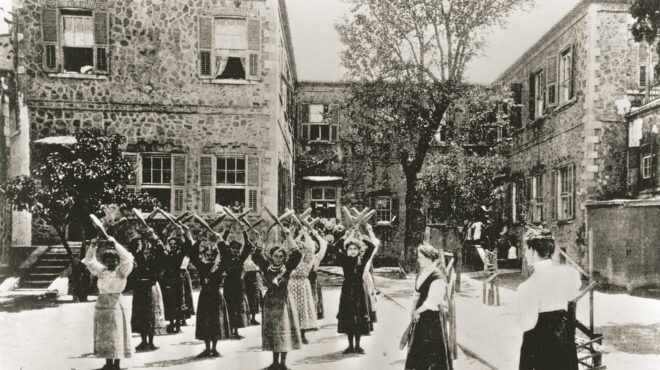 φωτεινές-ημέρες-ντοκιμαντέρ-για-τα-15-564025696