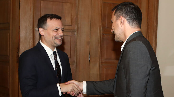 θεωρείο-κεντροαριστερός-καφές-564008560