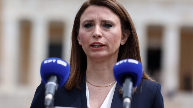 συριζα-καρατομήθηκε-η-νίνα-κασιμάτ-564026317