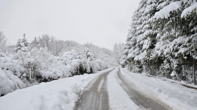 καρδίτσα-εντονη-χιονόπτωση-στα-ορειν-564033847