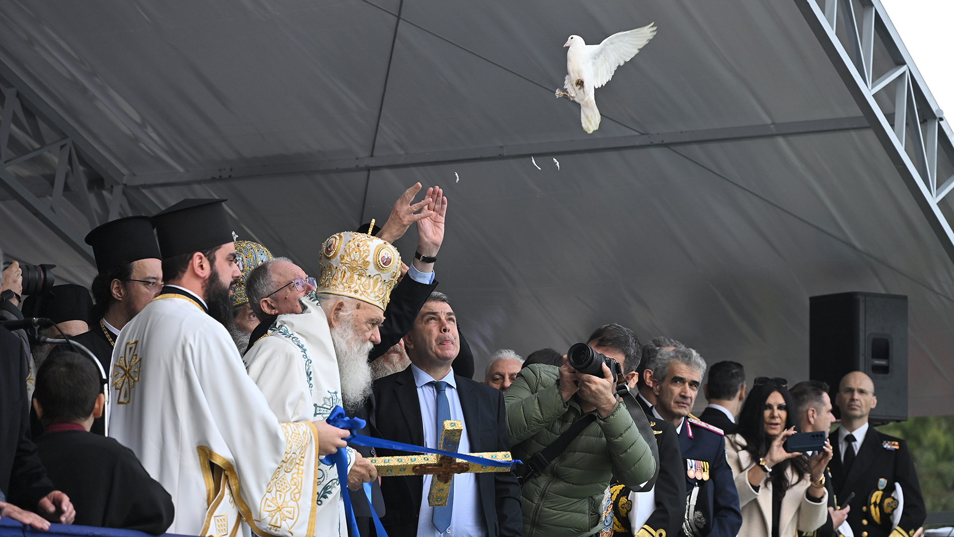 Μεγαλοπρεπής ο εορτασμός των Θεοφανίων στον Πειραιά-2