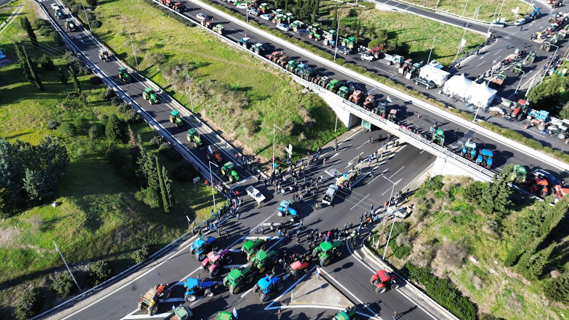 Αγρότες: Πού ανοίγουν οι δρόμοι, πού παραμένουν τα μπλόκα-1