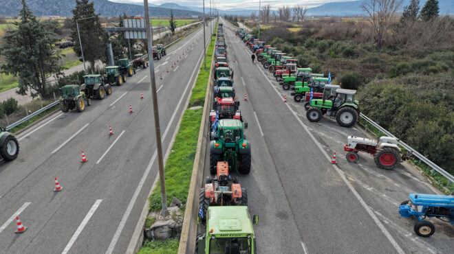 αποχωρούν-από-τα-μπλόκα-οι-αγρότες-τ-564032260
