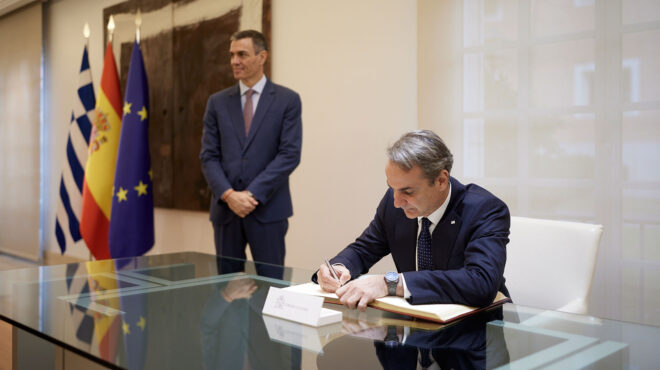 εντός-και-εκτός-μητσοτάκης-για-γροιλα-564018580