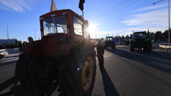 αγρότες-αποχωρούν-σταδιακά-από-τα-μπλ-564035674