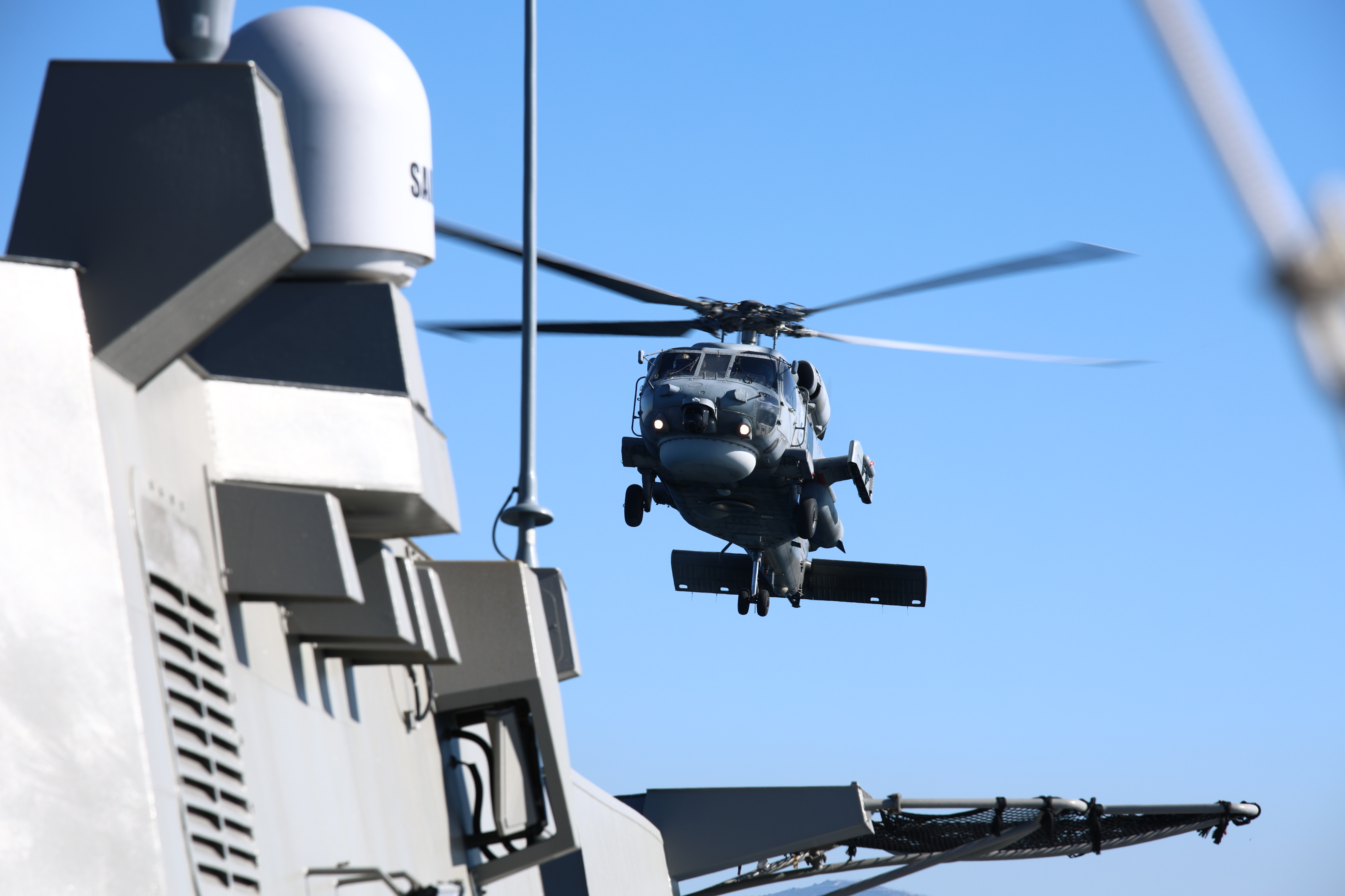 Το άλμπουμ της λαμπρής υποδοχής της φρεγάτας «Κίμων»-3