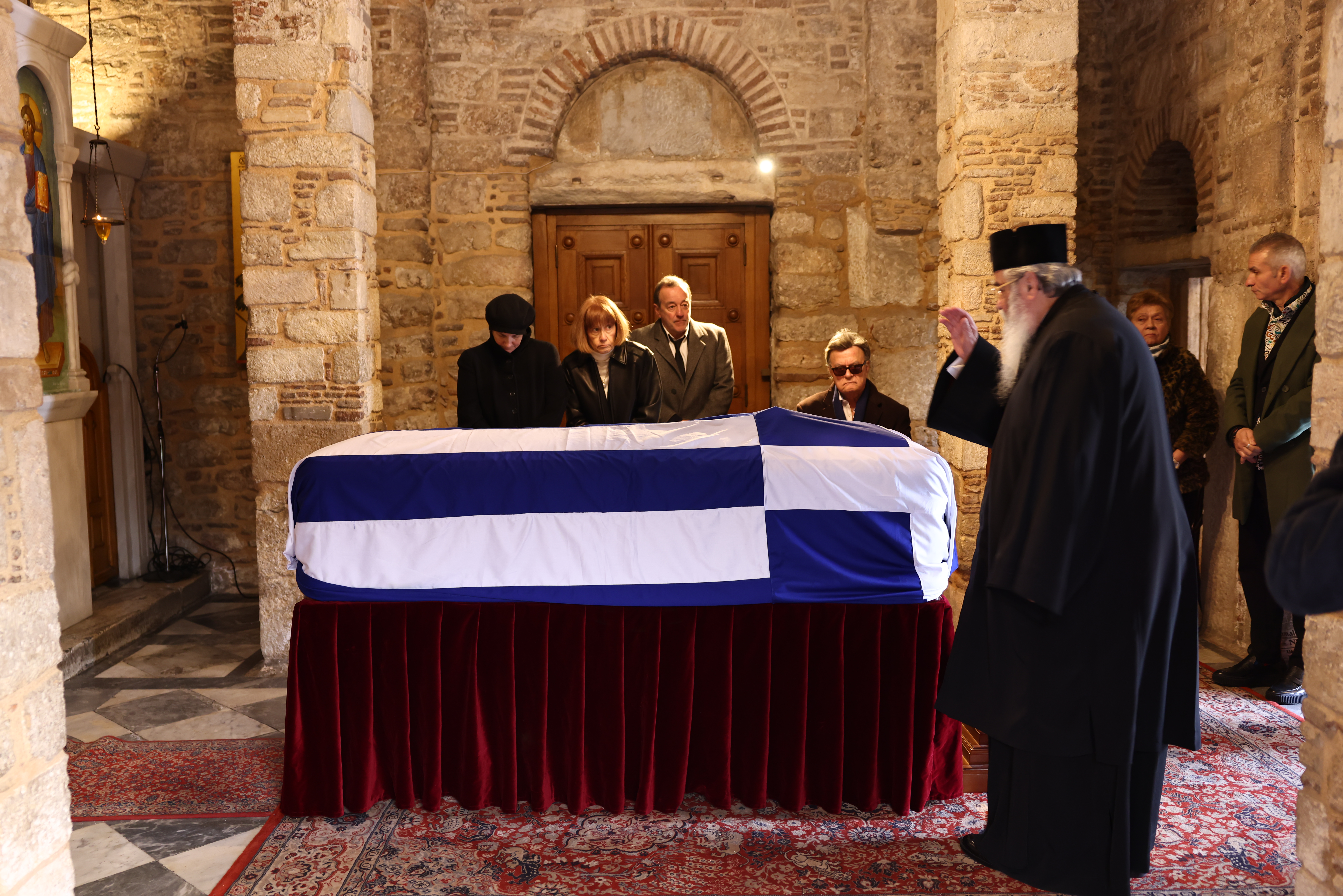 Πριγκίπισσα Ειρήνη: To τελευταίο «αντίο» στη Μητρόπολη Αθηνών (εικόνες)-2