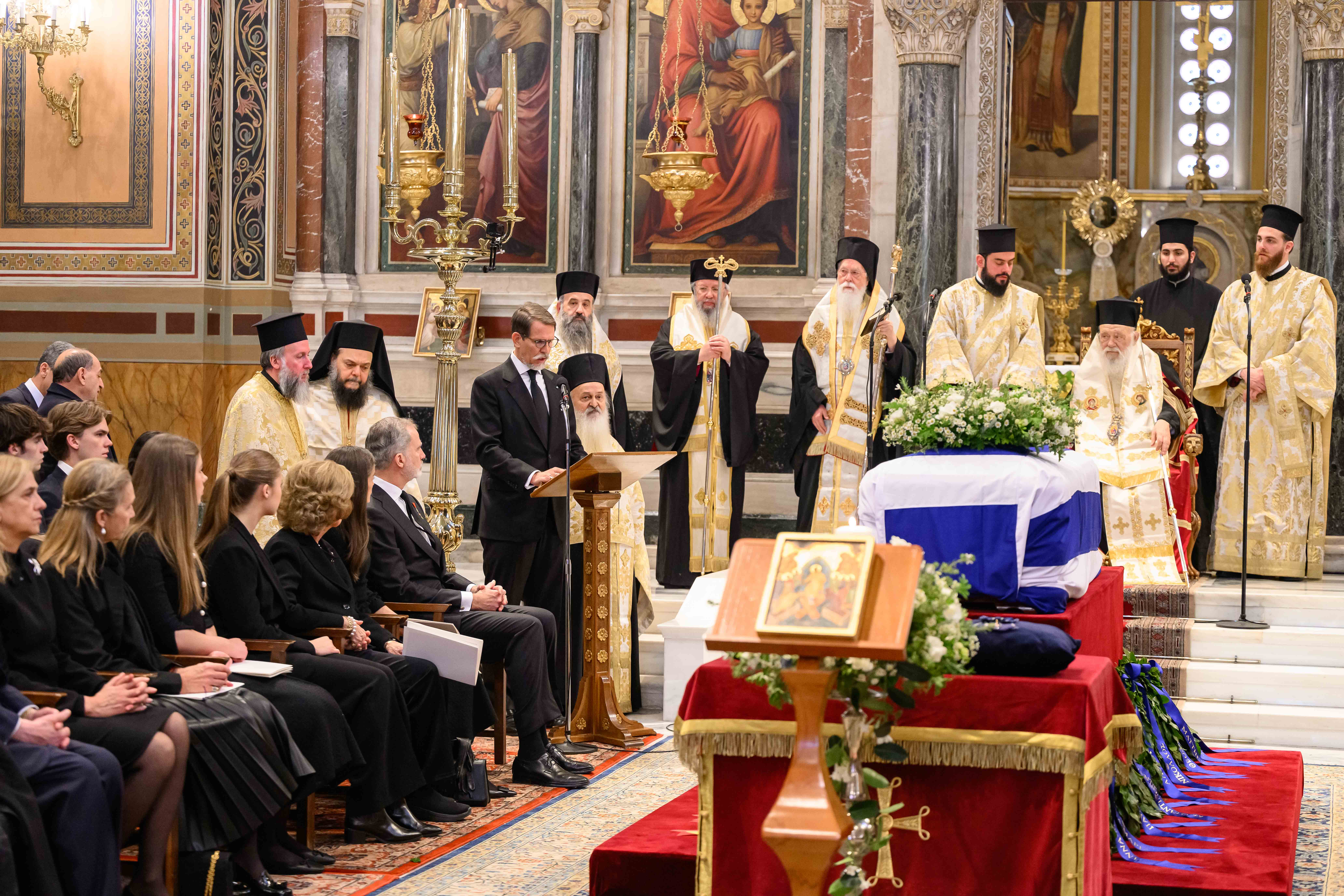 Πριγκίπισσα Ειρήνη: To τελευταίο «αντίο» στη Μητρόπολη Αθηνών (εικόνες)-7