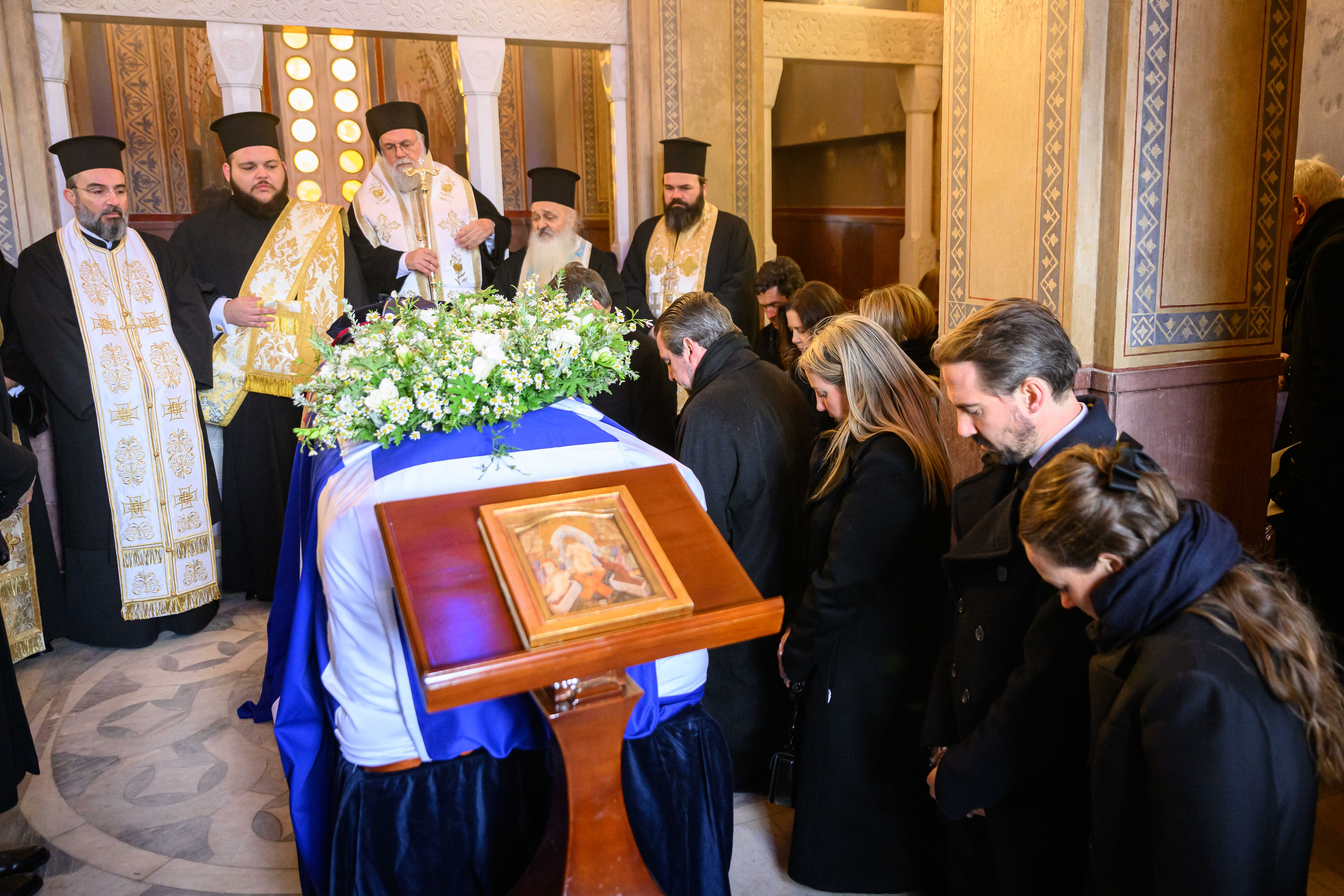 Πριγκίπισσα Ειρήνη: Σε στενό οικογενειακό κύκλο στο Τατόι η ταφή [εικόνες]-4