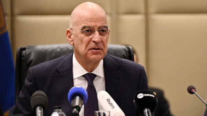 ν-δένδιας-η-ελλάδα-ούτε-απειλεί-ούτε-δ-564036298