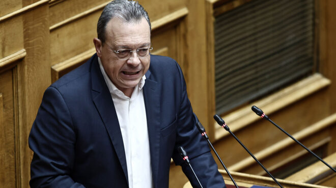 πυρά-φάμελλου-στην-κυβέρνηση-για-τα-ερ-564047830