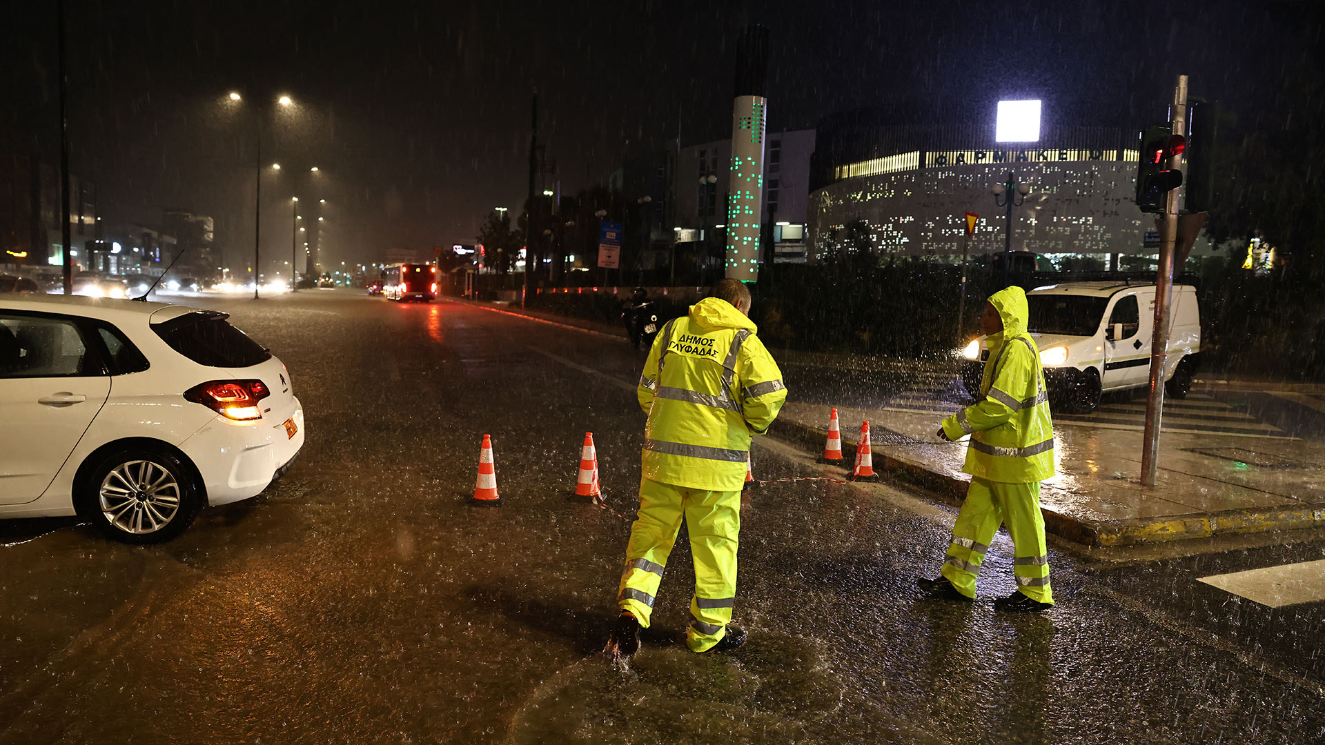 Η κακοκαιρία σάρωσε τη χώρα – Η πορεία των φαινομένων τις επόμενες ώρες-1