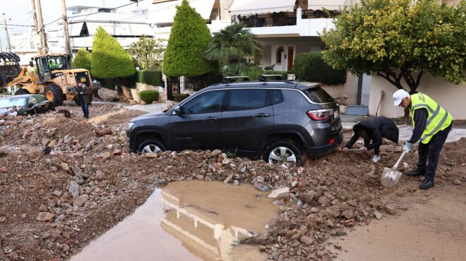 πλημμύρες-στη-γλυφάδα-απολύτως-νόμι-564043909