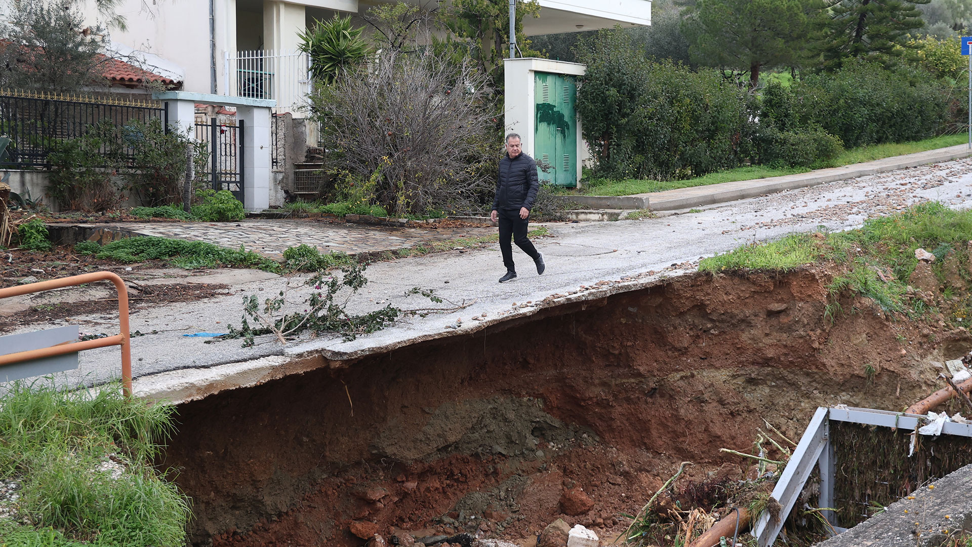 Κακοκαιρία: Η Αττική μετρά τις πληγές της – Σε κατάσταση έκτακτης ανάγκης ο Δήμος Βάρης-Βούλας-Βουλιαγμένης-8