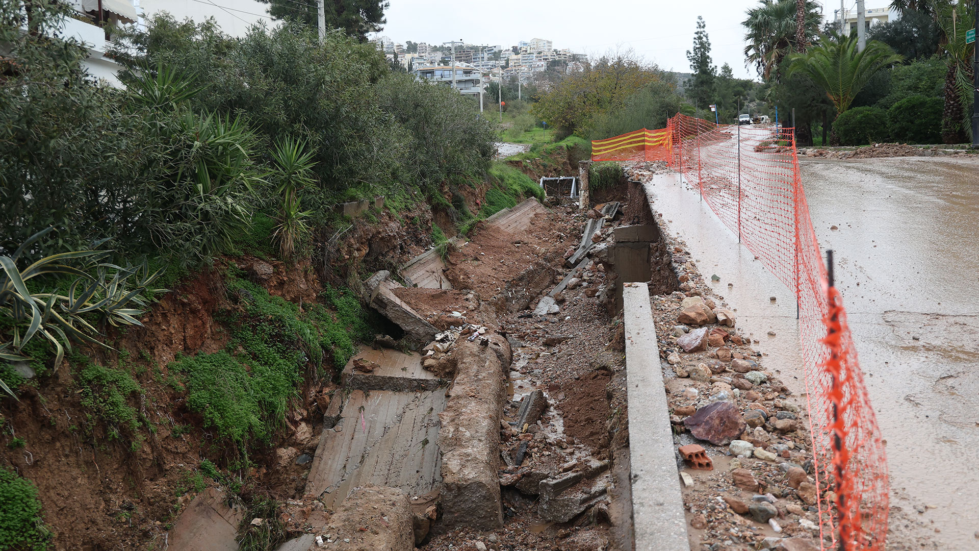 Κακοκαιρία: Η Αττική μετρά τις πληγές της – Σε κατάσταση έκτακτης ανάγκης ο Δήμος Βάρης-Βούλας-Βουλιαγμένης-7