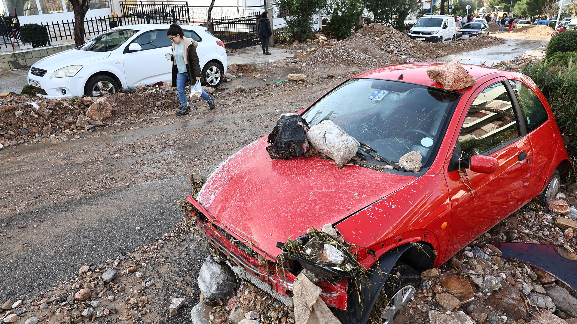 Κακοκαιρία: Η Αττική μετρά τις πληγές της – Σε κατάσταση έκτακτης ανάγκης ο Δήμος Βάρης-Βούλας-Βουλιαγμένης-13