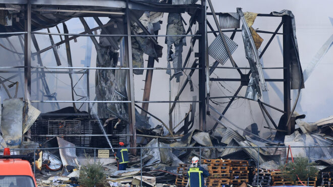 φωτιά-σε-εργοστάσιο-στα-τρίκαλα-νεκρέ-564041905