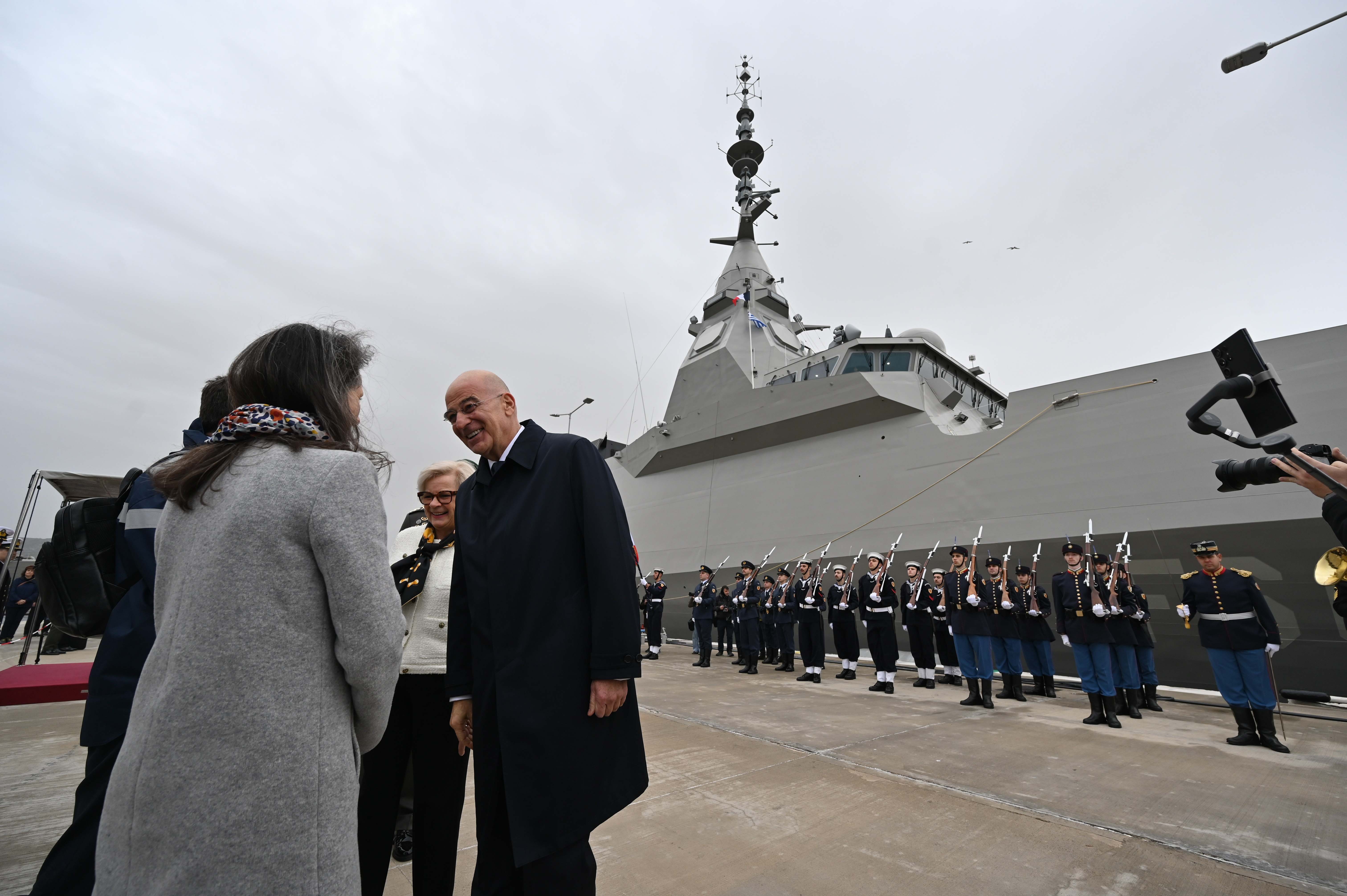 Δένδιας με Βοτρέν στον «Κίμωνα»: «Επισπεύδουμε την ανανέωση της ελληνογαλλικής αμυντικής συμφωνίας»-1