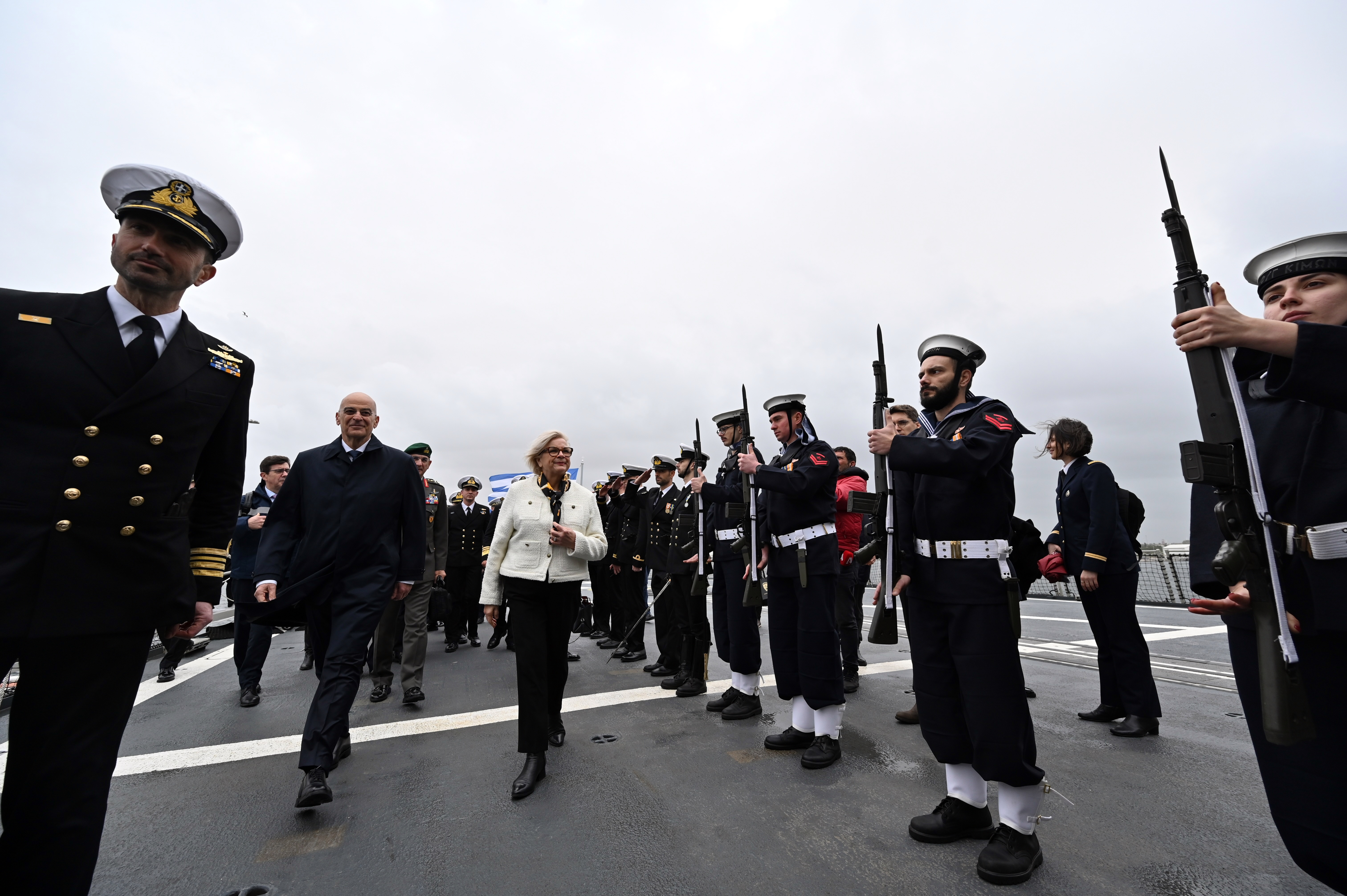 Δένδιας με Βοτρέν στον «Κίμωνα»: «Επισπεύδουμε την ανανέωση της ελληνογαλλικής αμυντικής συμφωνίας»-2