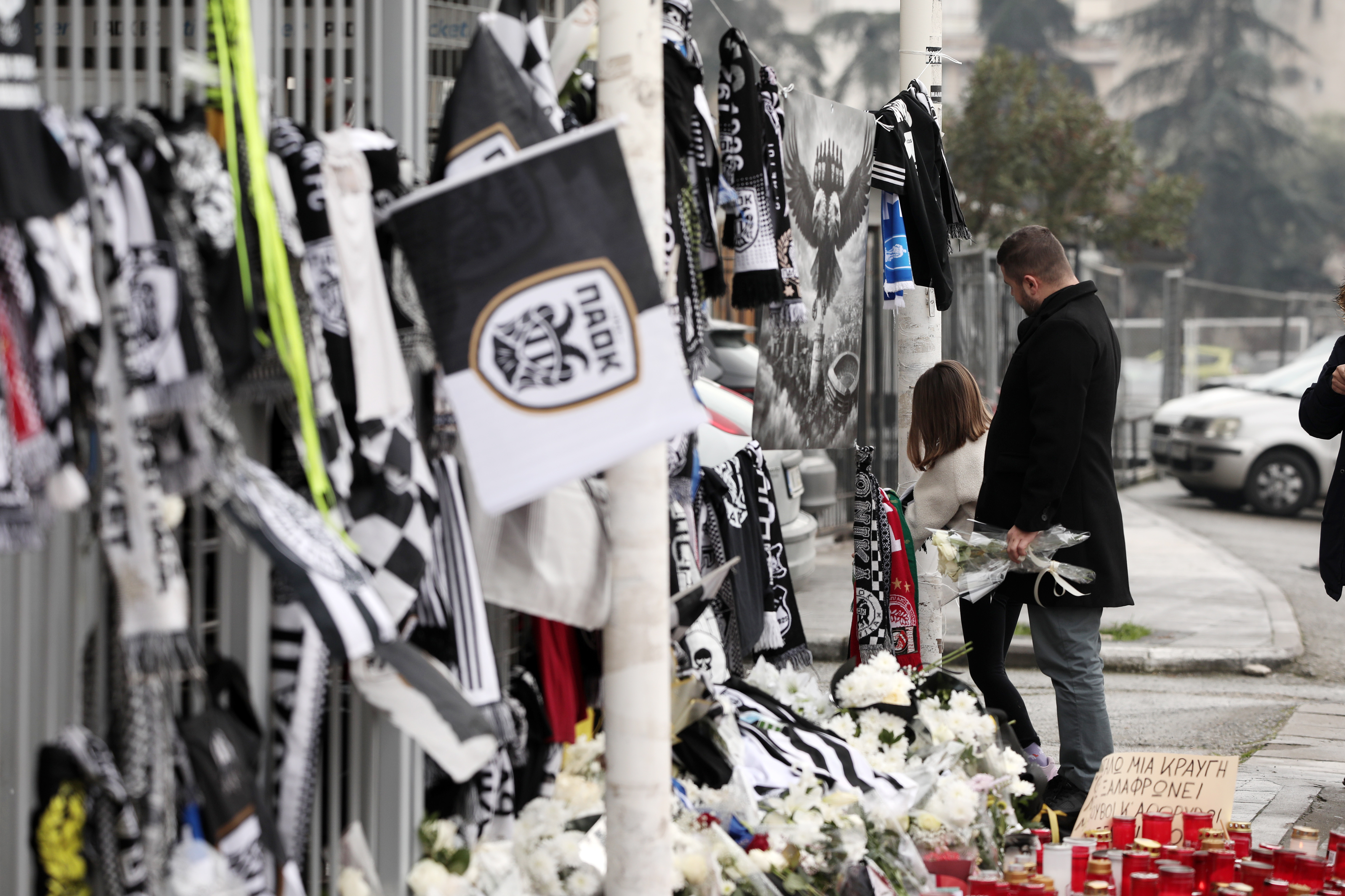 Στη Θεσσαλονίκη οι σοροί των επτά οπαδών του ΠΑΟΚ-8