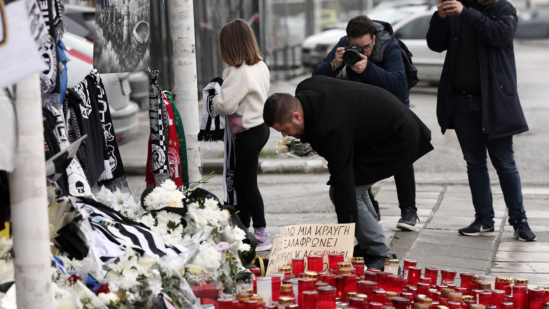Στη Θεσσαλονίκη οι σοροί των επτά οπαδών του ΠΑΟΚ-4