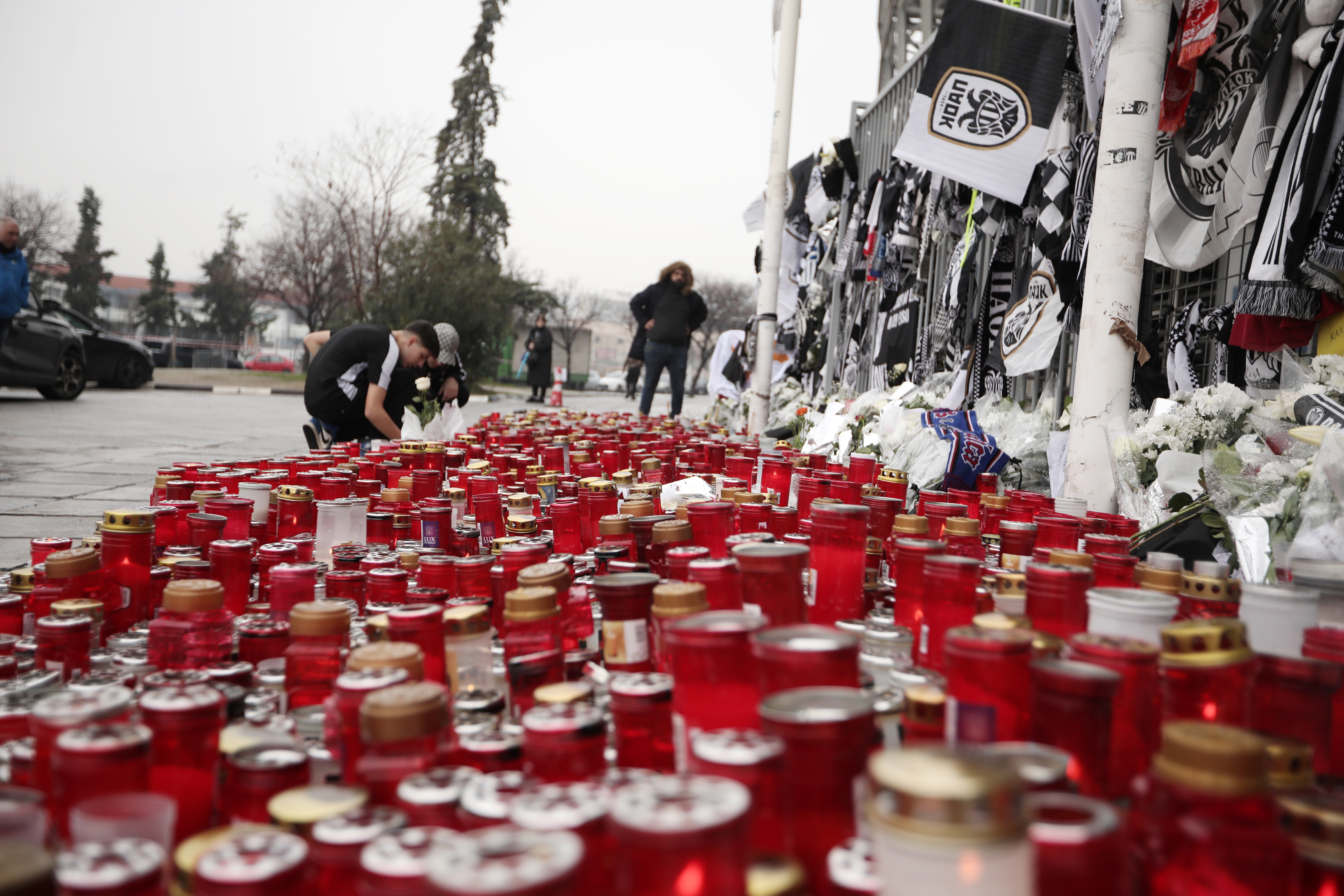 Στη Θεσσαλονίκη οι σοροί των επτά οπαδών του ΠΑΟΚ-7