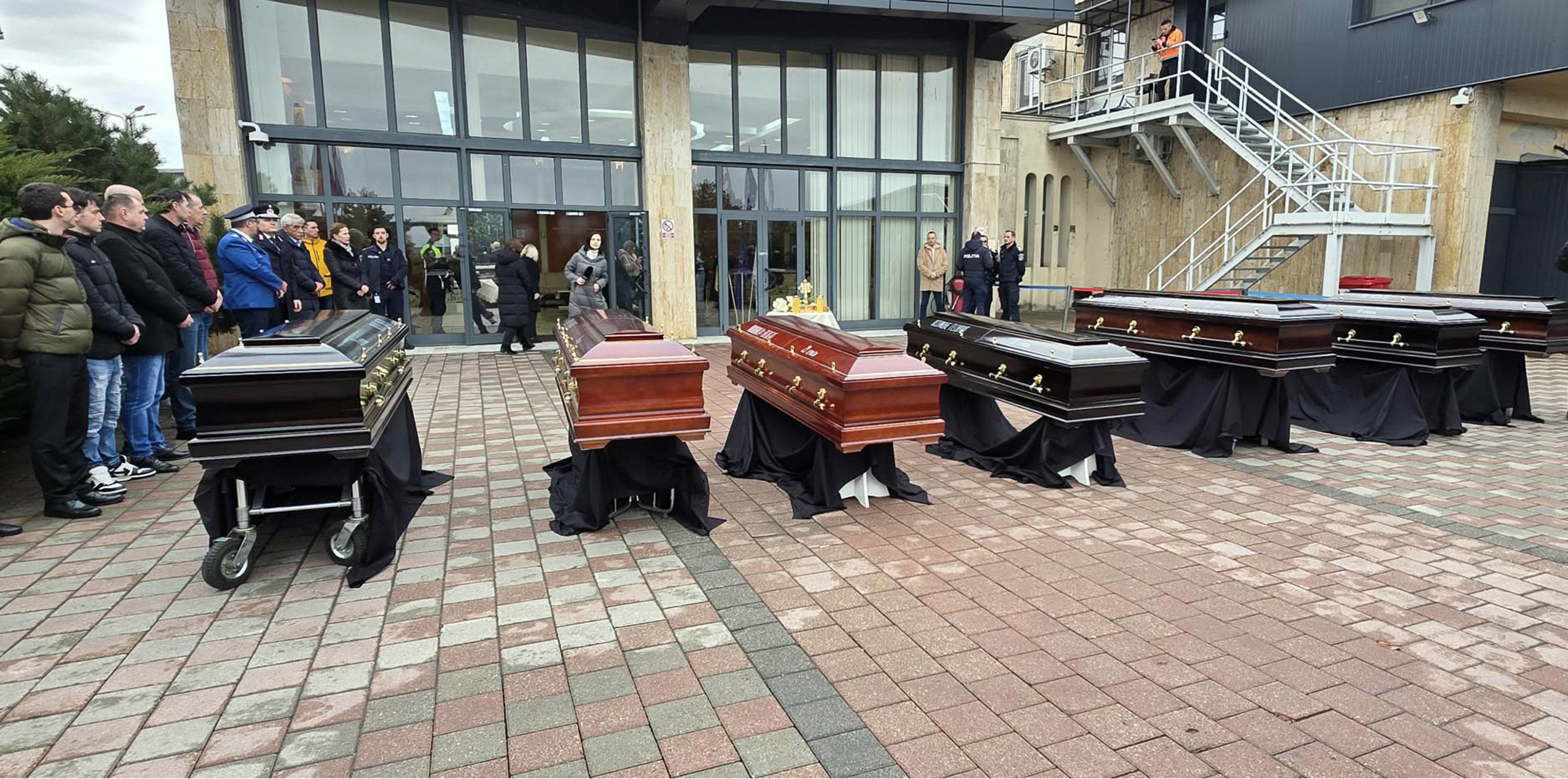 Στη Θεσσαλονίκη οι σοροί των επτά οπαδών του ΠΑΟΚ-3