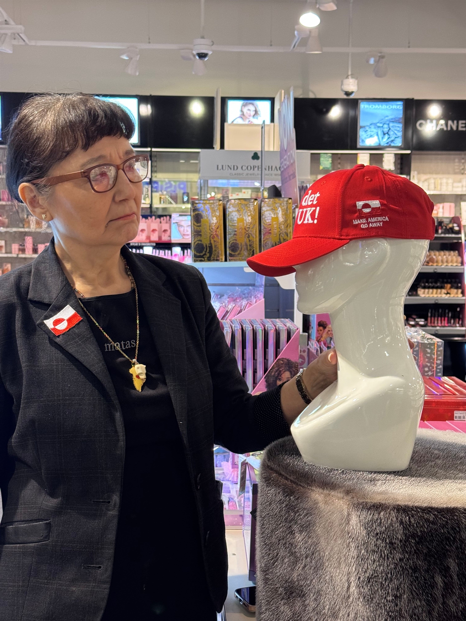 Η «Κ» στο Νουούκ: Δεν είμαστε κονσέρβες, για να μας αγοράσει ο Τραμπ-1