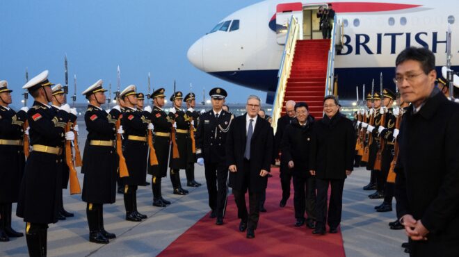 συνάντηση-σι-στάρμερ-απαραίτητος-564048310