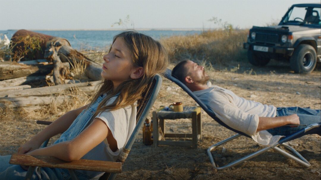 σχέση-σε-λεπτή-ισορροπία-564013915