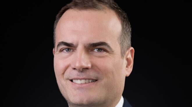 ισχυρή-βιομηχανία-για-μια-πιο-ανθεκτι-564047236