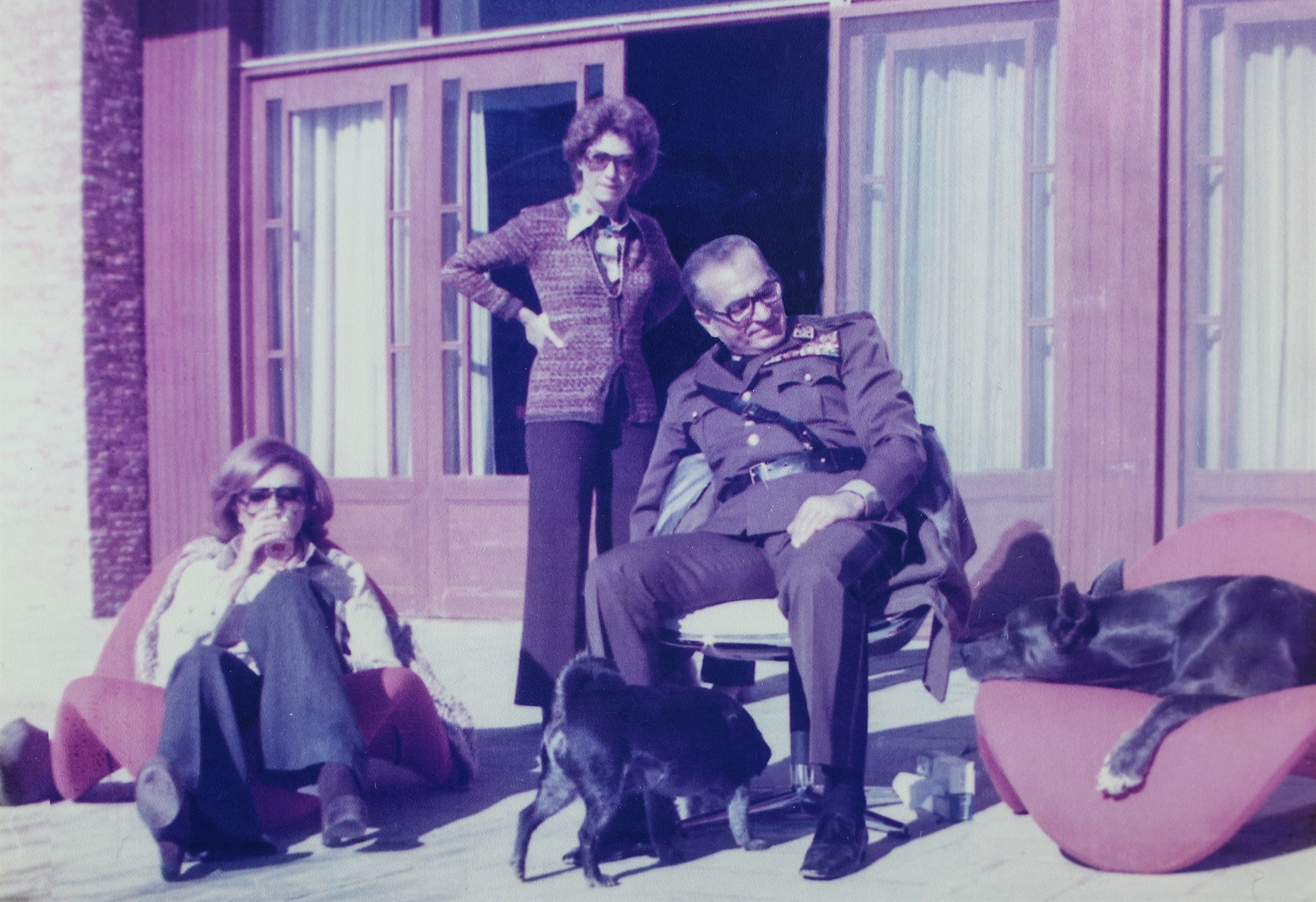 Μια Ελληνίδα στην αυλή του Σάχη-2