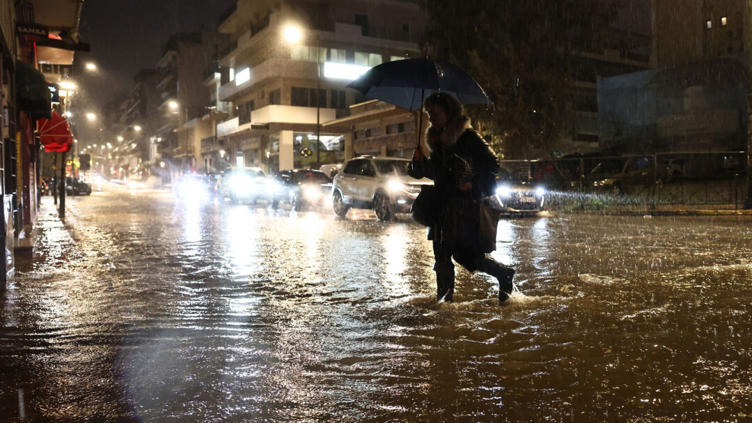 κακοκαιρία-πλημμύρες-ο-παράγων-αστ-564035179