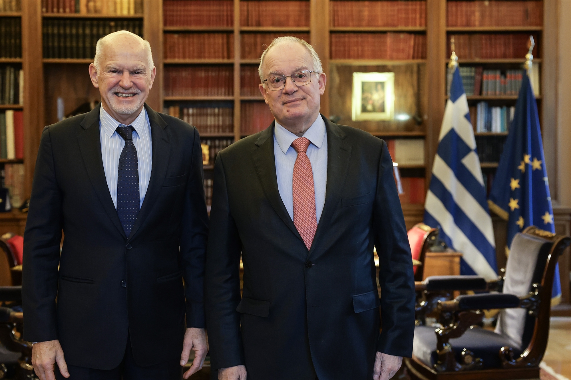 Οι διάλογοι του Προέδρου με τους «πρώην»-1