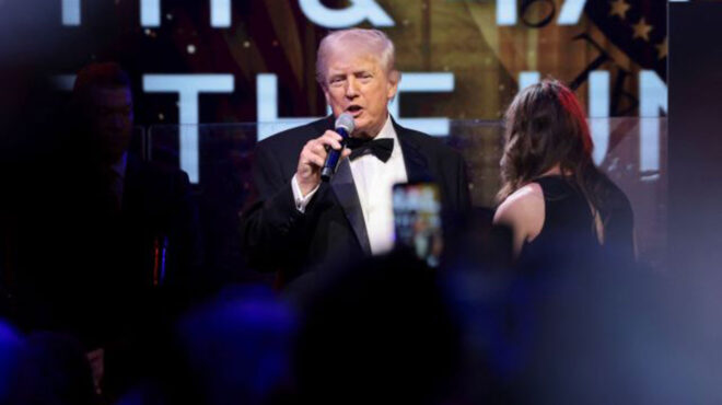 ο-τραμπ-γιατρός-του-εαυτού-του-564005248