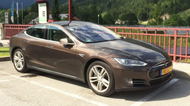 τέλος-η-παραγωγή-των-tesla-s-και-χ-στροφή-στ-564051175