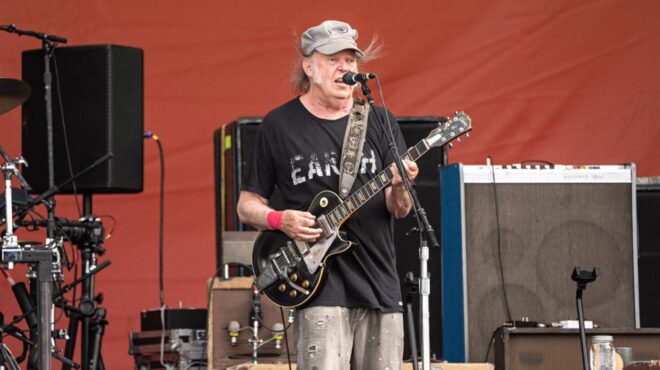 νιλ-γιανγκ-δωρεάν-η-μουσική-του-στη-γρο-564044155