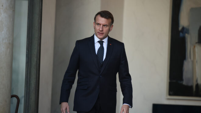 γαλλία-ο-μακρόν-συγκαλεί-το-συμβούλιο-564028984