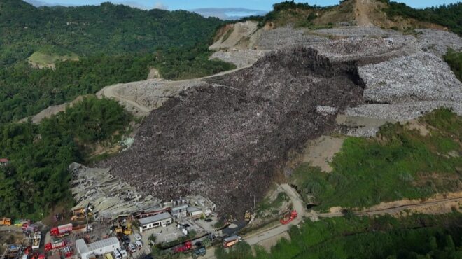 φιλιππίνες-βουνό-σκουπιδιών-έθαψε-564012742