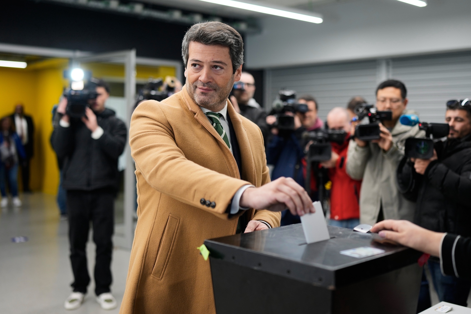 Πορτογαλία: Ο σοσιαλιστής Σεγκούρο και ο ακροδεξιός Βεντούρα στον δεύτερο γύρο των προεδρικών-2