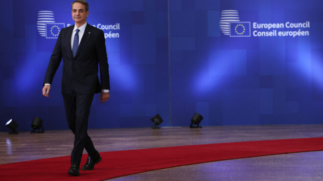 διπλός-πονοκέφαλος-στην-κυβέρνηση-με-564037570