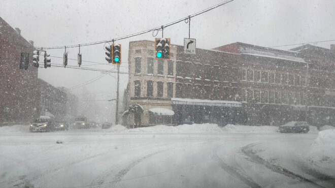 χειμερινή-καταιγίδα-προ-των-πυλών-οι-η-564038992
