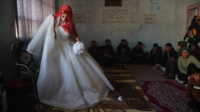 η-νύφη-στο-σχολείο-564045871