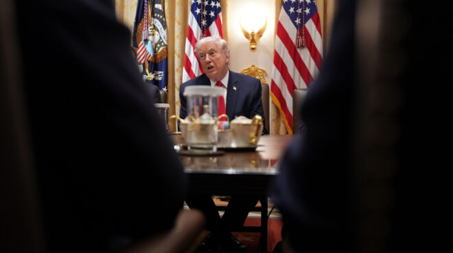 νυτ-ο-τραμπ-ζυγίζει-νέες-στρατιωτικές-564051250