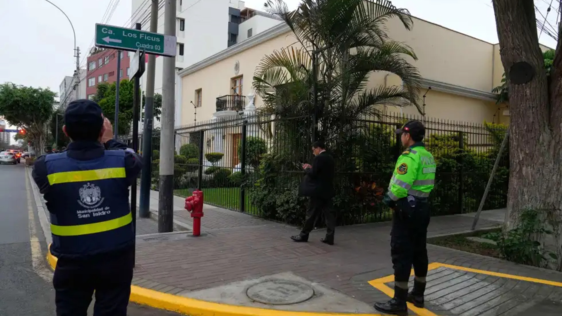 Περού: Τον έλεγχο της μεξικανικής πρεσβείας στη Λίμα ανέλαβε η… Βραζιλία-1