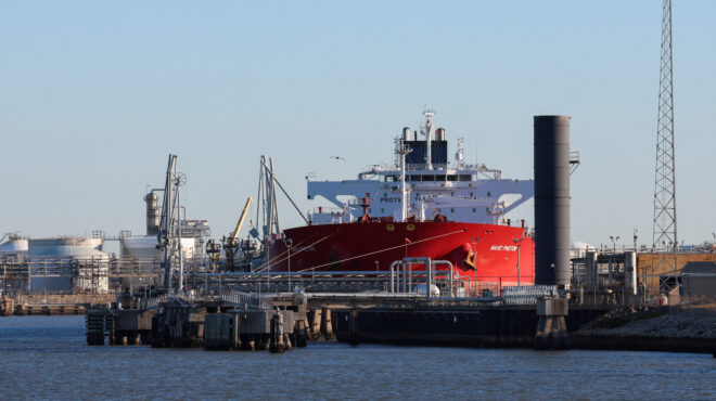 οι-ηπα-πούλησαν-πετρέλαιο-της-βενεζου-564023671