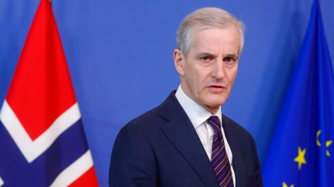 πρωθυπουργός-νορβηγίας-ενας-εμπορικ-564028375