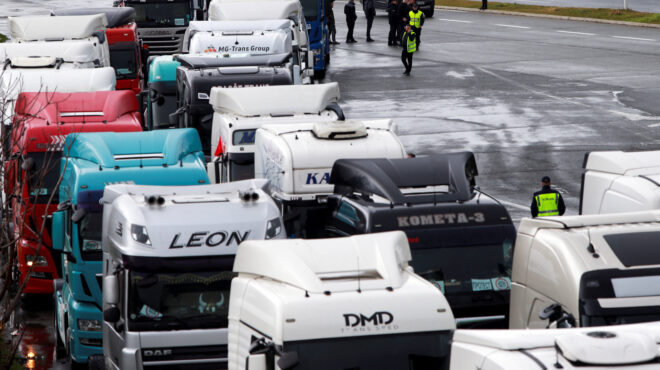 βόρεια-μακεδονία-ανοίγουν-τα-σύνορα-μ-564050308