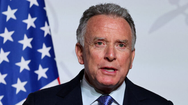 η-ε-ε-σε-έναν-μεταδυτικό-κόσμο-564027508